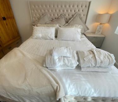 Llandaff North House | Cwtch Mawr
