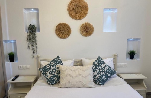 Naxos Town Apartment | Cycladic apartment on the hill with beautiful views!!