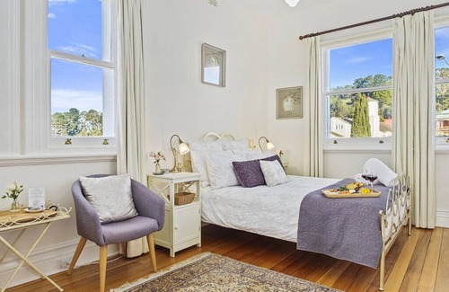 Cygnet Bed & Breakfast | CygnetOldBank- Accommodation, Cafe Escape the everyday, style & bliss