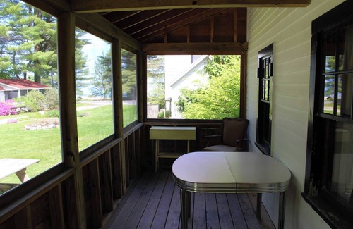 North Sebago Cottage | Cypress Cottage-Private Beach-Pets Welcome - Round Table Lodge, Sebago, Maine