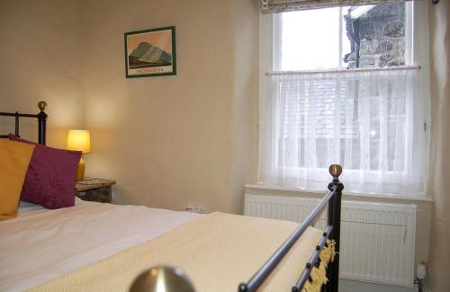 Dolgellau House | Cysgod Idris Cottage