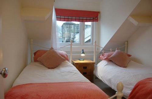 Dolgellau House | Cysgod Idris Cottage