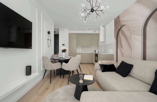 Wroclaw City Center Apartment | Czysta 4 Wrocław | Stylish, Beige Apartment | Balcony | Parking