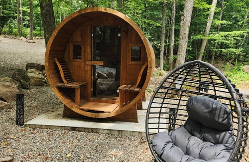Brownsburg-Chatham Cabin | Dôme le Rocher