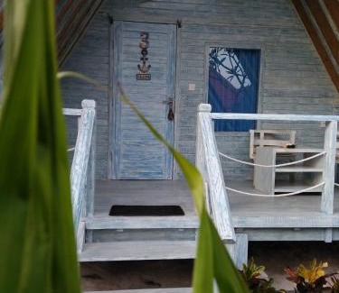 Mushroom Bay Cabin | D'Yuki Huts Lembongan
