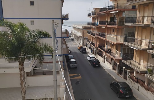 Marina di Ragusa Apartment | 'Da Merygiò' just steps from the sea