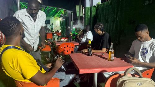Yaba Hotel | da vics hotel rooms airport pickup available