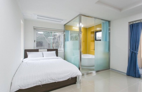 Yongdam Fishing Village House | Daebudo Gold Pension