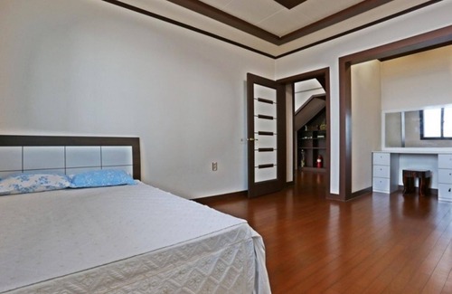 Suwon House | Daebudo Seascape Pension