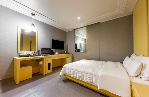 Dong-gu Hotel | Daejeon Yongun HI Hotel