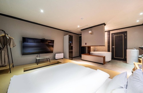 Bongmyeong-dong Hotel | Daejeon Yuseong Hotel LOD 1