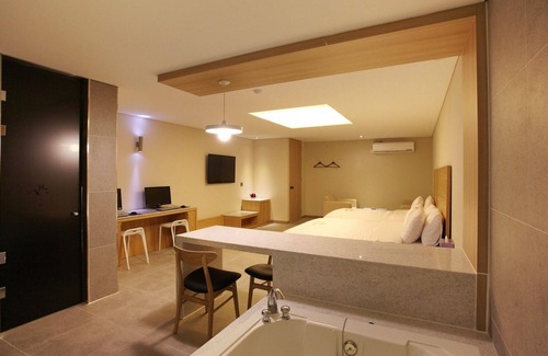 Bongmyeong-dong Hotel | Daejeon Yuseong The Sharp