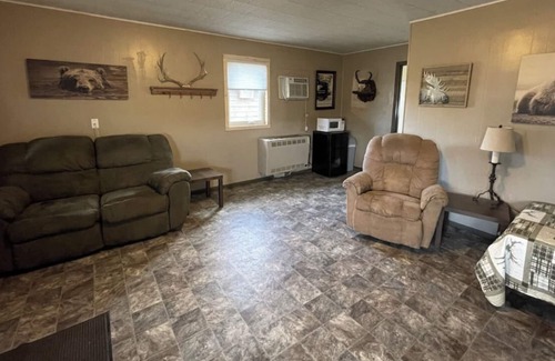 Faulkton Cabin | Dakota Landing Cabins & Motel: #14-Cozy, newly remodeled cabin