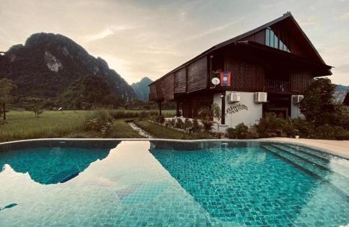 Vang Vieng Hotel | Dalasone Pool Villas with Stunning Mountain Views