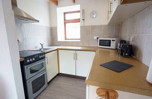 Thornhill Cottage | Dalgarnock cottage sleeps 2 with own hot tub