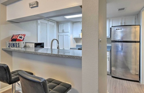 Dallas Condo | Dallas Condo Retreat ~ 11 Mi to Downtown!
