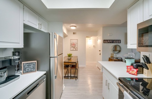 Vickery Meadow Apartment | Dallas Unit w/Pool Access - 9 Mi to Dtwn!