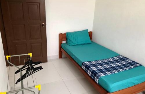 Kampung Pengkalan Maras House | Damai Homestay Kuala Terengganu