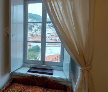 Hydra Apartment | Danaë Port House