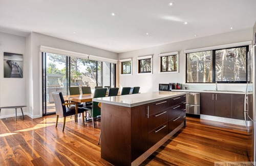 Blairgowrie House | DANA DELIGHTS! SUPERB COASTAL SPA & MODERN BEACH HOUSE, BLAIRGOWRIE