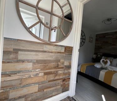 Horley House | Dana guest suite