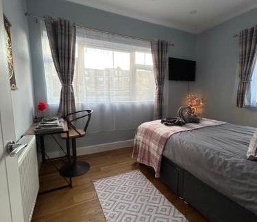 Horley House | Dana’s bungalow