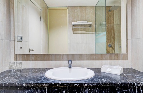 Cipaganti Hotel | Dancenter Promenade Near Cihampelas Walk