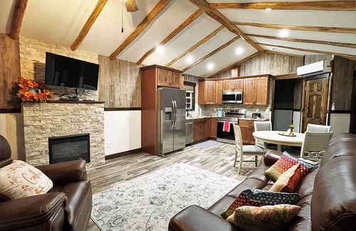 Potosi House | Dancing Under Red Skies Tree House @Spring Lake