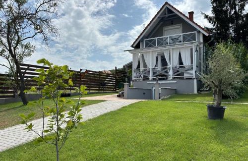 Kisapati House | Dandelion Vendégházak