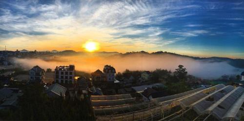 Da Lat Hotel | Danh Tien Villa