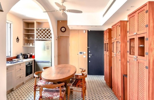 Kerem HaTeimanim Apartment | Daniel Royal in Tel Aviv-yafo