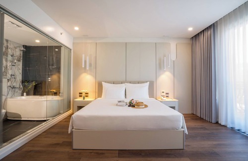 Bai Chay Hotel | Danitel Halong