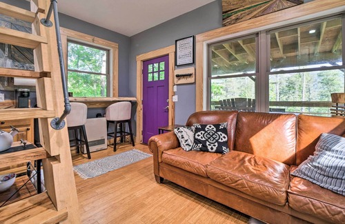 Marshall Cabin | Darling 30-Acre Cabin w/ Fire Pit & Balcony!