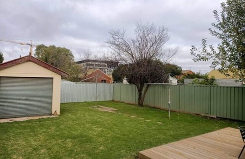 Wagga Wagga Cottage | "Darlow Cottage" with Free Wi-Fi in Central Location near the Hospital Precinct