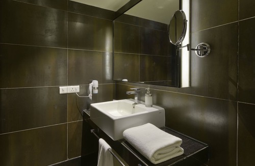 Koramangala Hotel | Davanam Sarovar Portico Suites Bengaluru