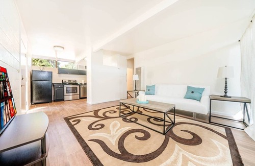Central Davis House | Davis Downtown Bungalow Downtown