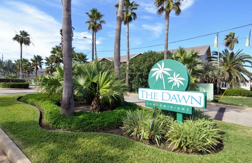 Galveston Apartment | Dawn 916 - Hook, Wine & Sinker
