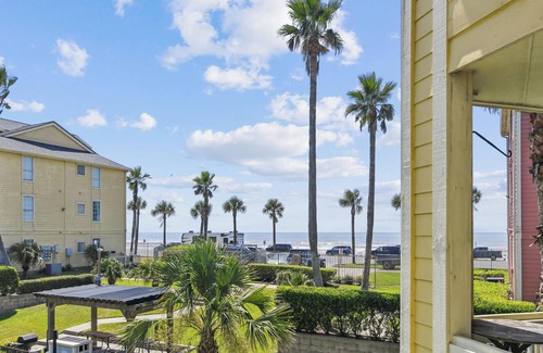 Galveston Condo | Dawn 925 - Beach Daze