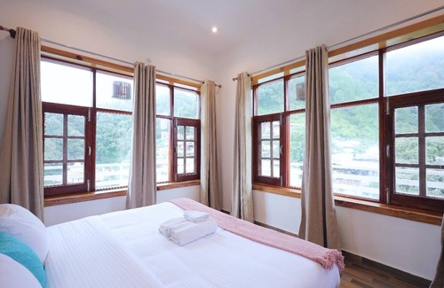 Landour Hotel | Dawn's Embrace by Oakwood