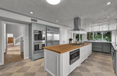 April Sound House | Dawns Edge