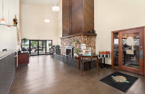 Flagstaff Hotel | Days Hotel by Wyndham Flagstaff