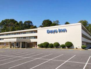 Huntington Hotel | Days Inn by Wyndham Alexandria South