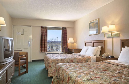 Sevierville Hotel | Days Inn by Wyndham Apple Valley Pigeon Forge/Sevierville