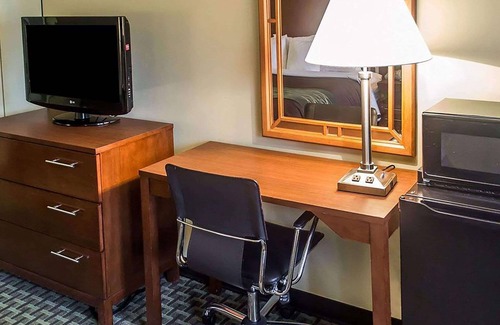 Austintown Hotel | Days Inn by Wyndham Austintown