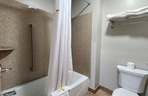 Baton Rouge Hotel | Days Inn by Wyndham Baton Rouge/I-10