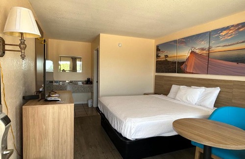 Branson Theater District Hotel | DAYS INN BY WYNDHAM BRANSON NEAR THEATRE DISTRICT-57641