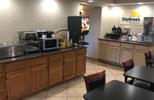 Cave City Hotel | Days Inn by Wyndham Cave City
