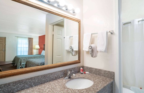 Cave City Hotel | Days Inn by Wyndham Cave City