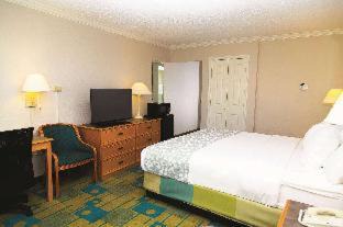 Amistad National Recreational Area Hotel | Days Inn by Wyndham Del Rio