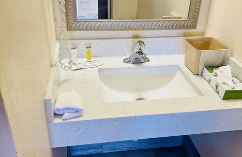 Fort Wayne Hotel | Days Inn by Wyndham Fort Wayne